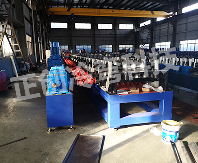 二波護欄板設(shè)備 二波護欄板設(shè)備