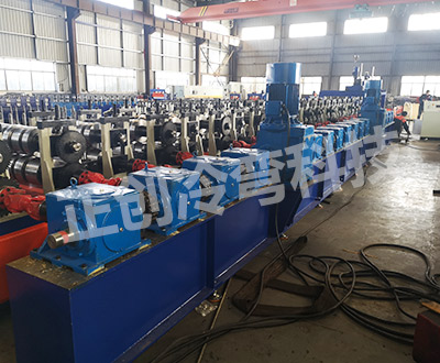 三波護欄板設(shè)備 廠家供應(yīng) 三波護欄板設(shè)備 廠家供應(yīng)