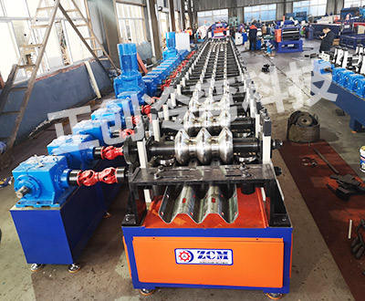 三波護欄板成型設(shè)備 安全可靠 三波護欄板成型設(shè)備 安全可靠